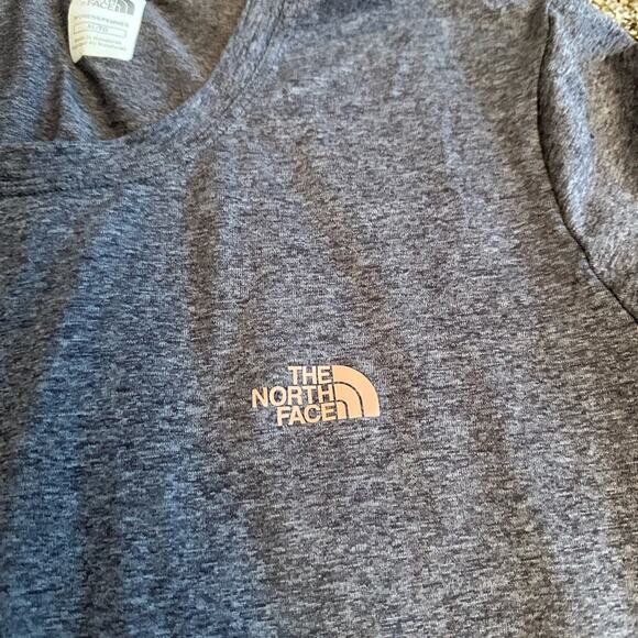 The Northface women’s XL grey workout Tshirt - Picture 2 of 8
